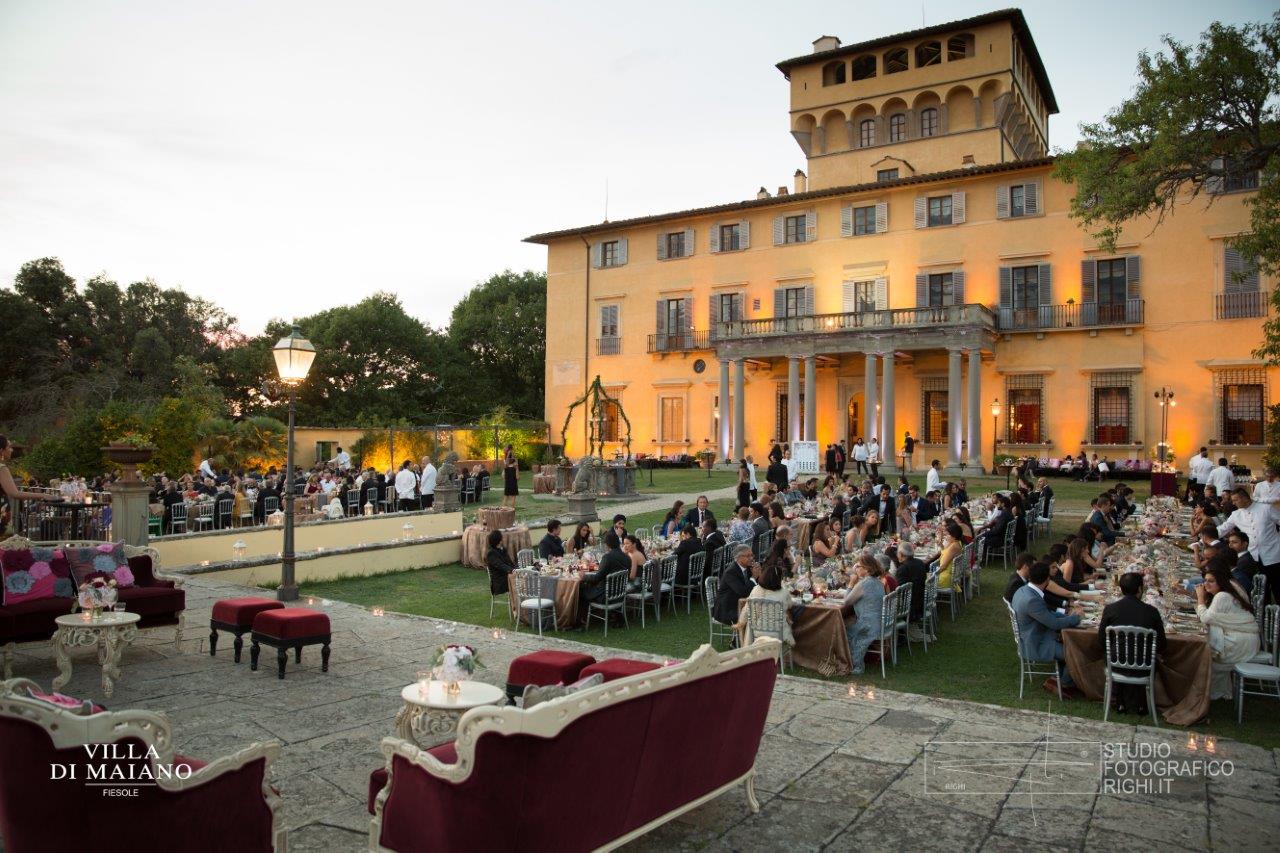 Villa di Maiano_Dinner in the main garden.jpg
